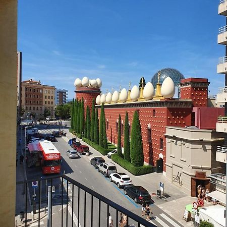 Apartamentos Enfrente Del Museo Dali Фигерас Екстериор снимка
