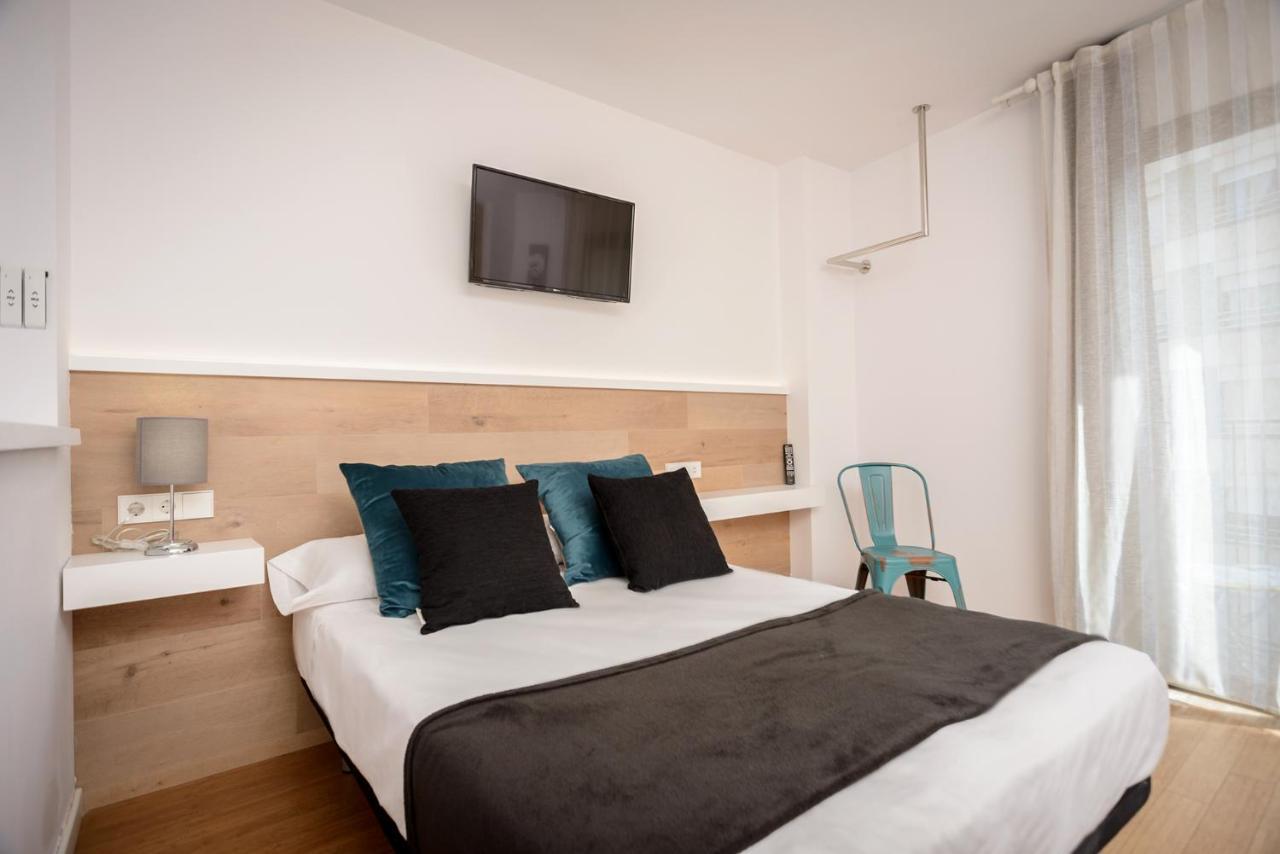 Apartamentos Enfrente Del Museo Dali Фигерас Екстериор снимка