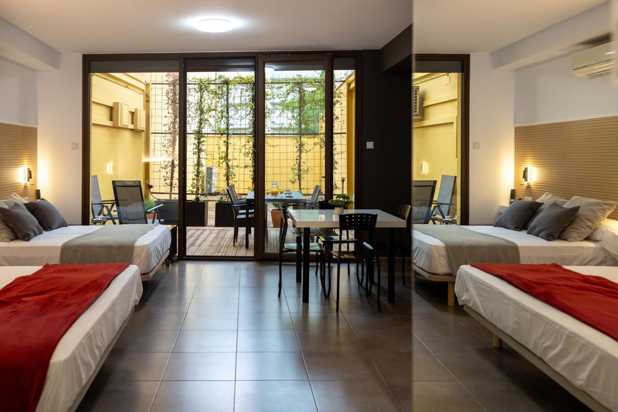Apartamentos Enfrente Del Museo Dali Фигерас Екстериор снимка