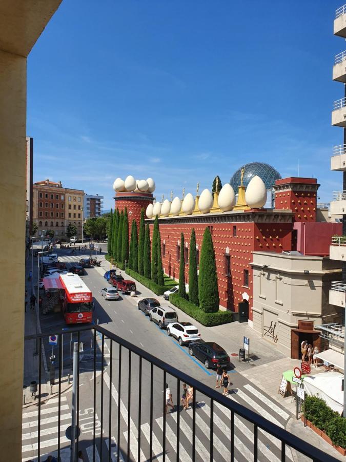 Apartamentos Enfrente Del Museo Dali Фигерас Екстериор снимка